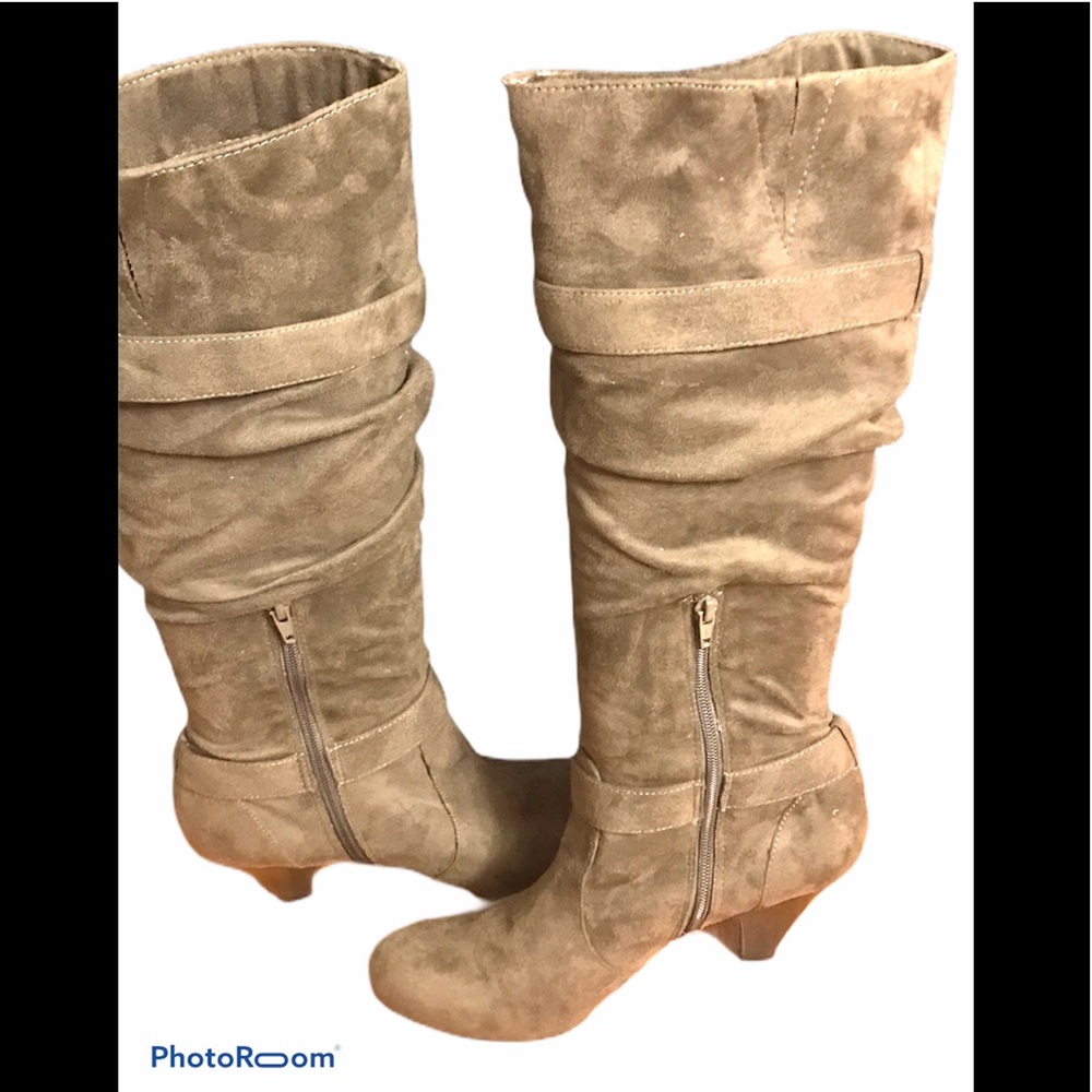 Laura Ashley NWOT suede boots in GUC